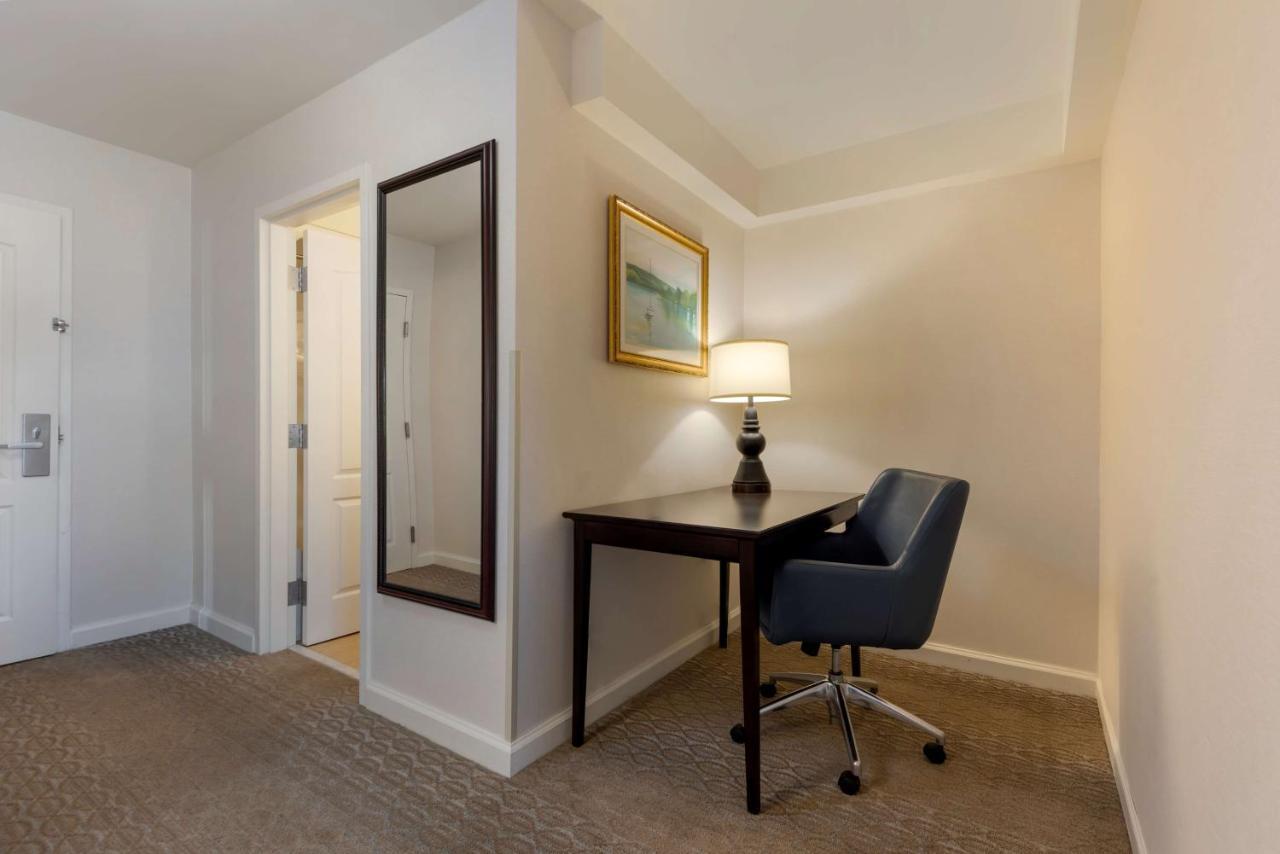 Best Western Plus Vineyard Inn And Suites Пен Ян Екстериор снимка
