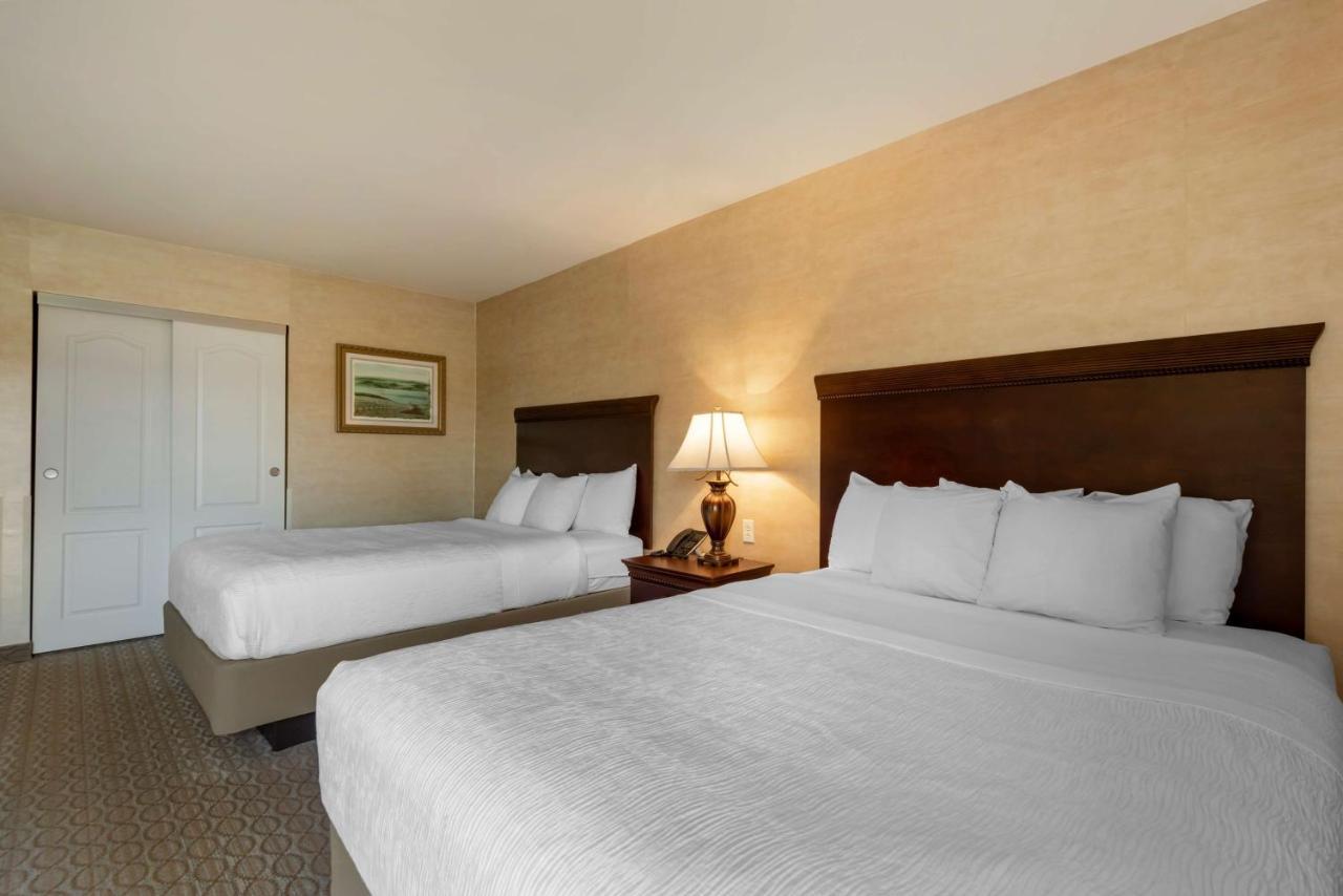Best Western Plus Vineyard Inn And Suites Пен Ян Екстериор снимка