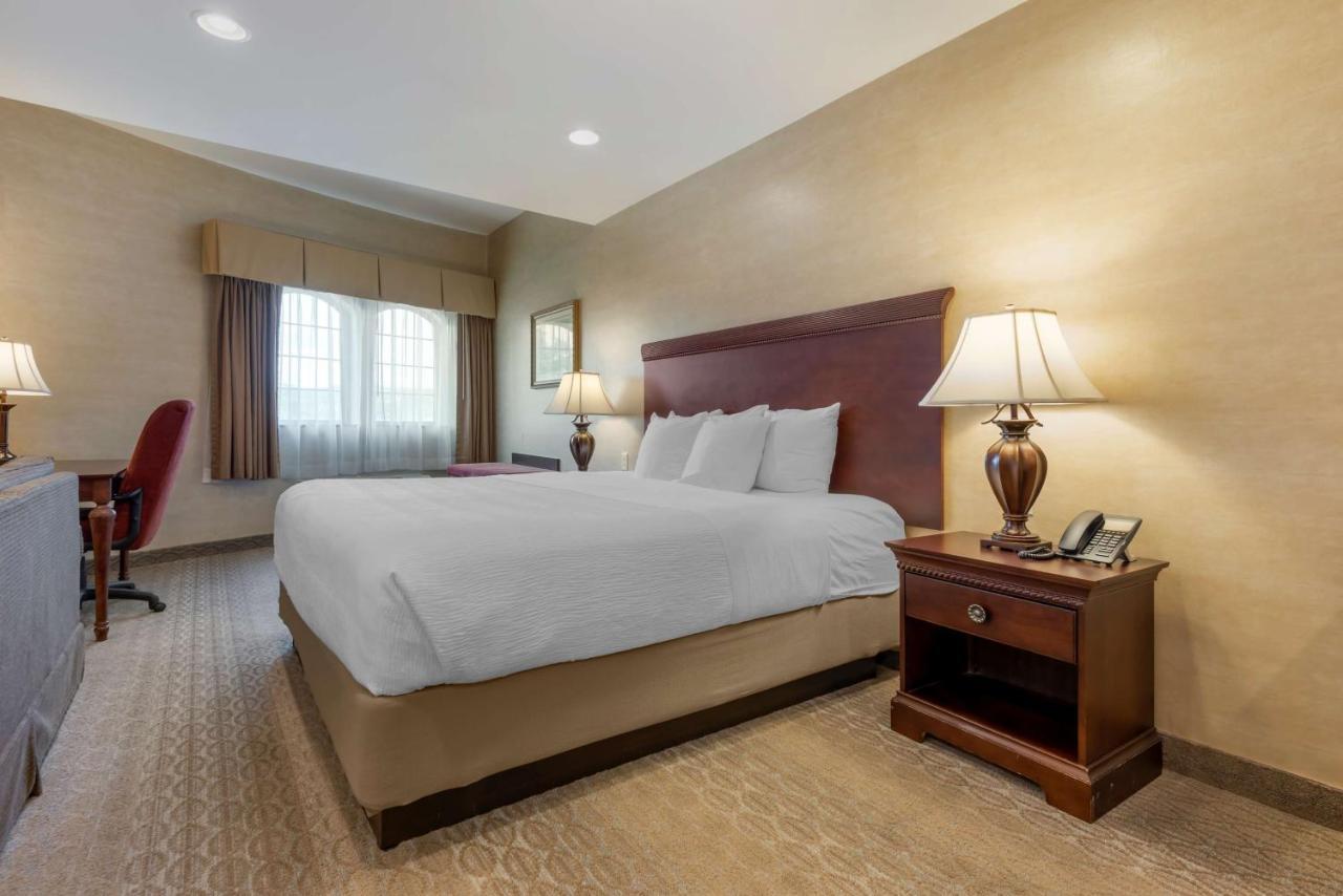 Best Western Plus Vineyard Inn And Suites Пен Ян Екстериор снимка