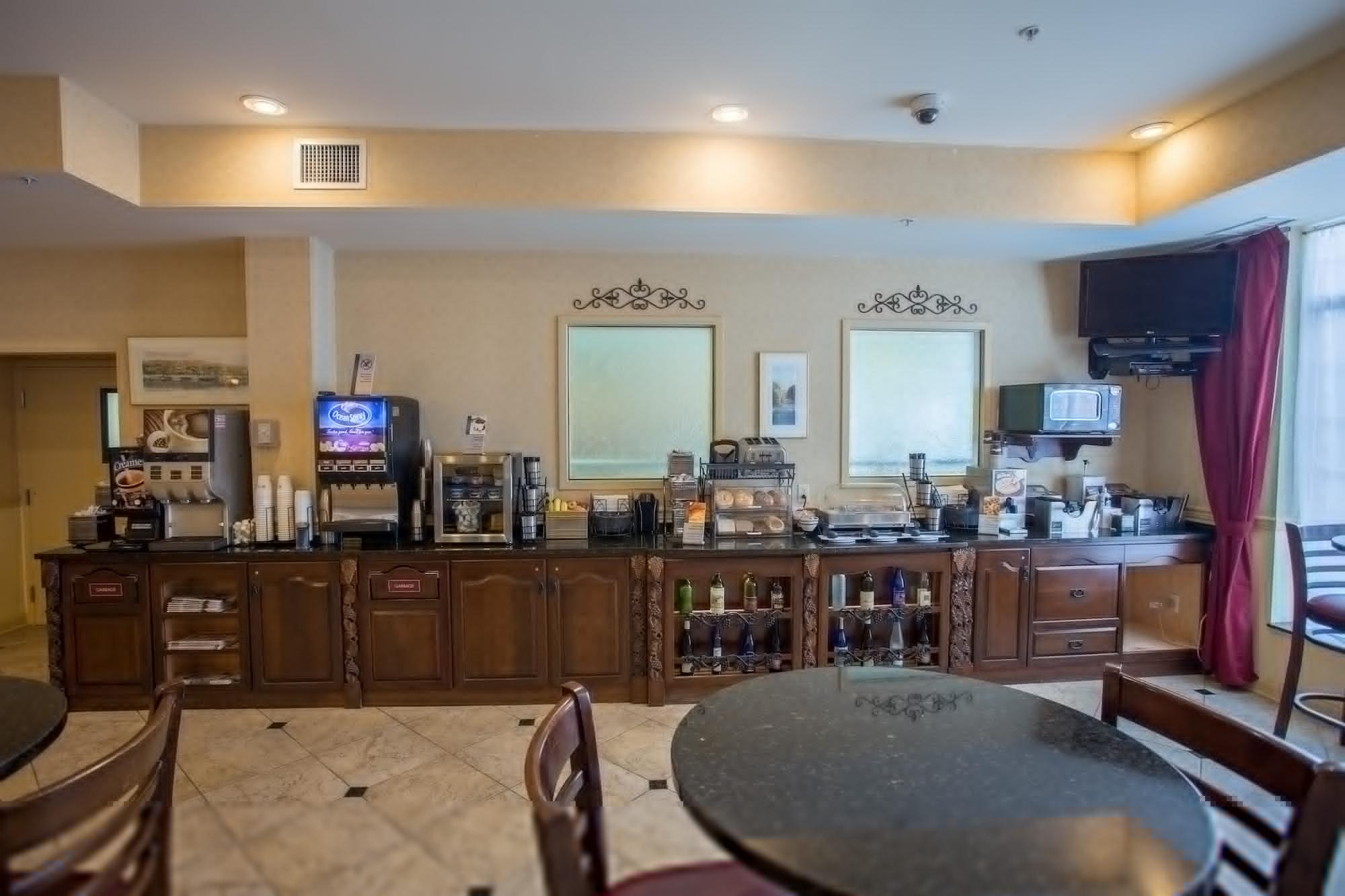 Best Western Plus Vineyard Inn And Suites Пен Ян Екстериор снимка